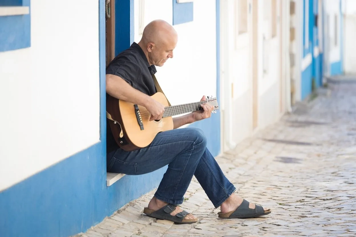 Zueri: Dave Curl and the Cost of Driving Past a Street Singer
